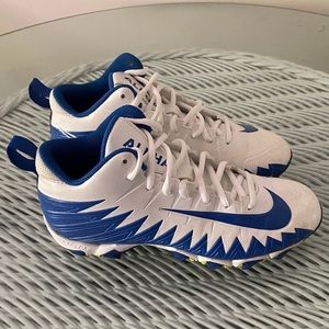 Nike Alpha Menace Varsity football cleats